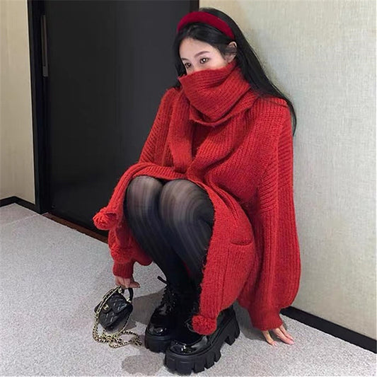 Stickad tröja med halsduk – varm och stilren vinterlook