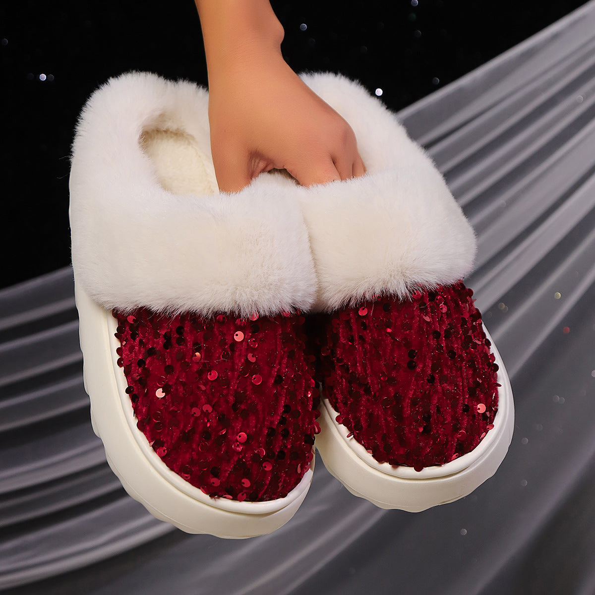Plush Slippers with Sequins – Warm and Comfortable