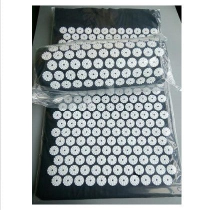 Akupressurmatta med Kud­de – Lindrar Muskelspänningar