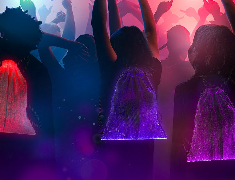 LED-ryggsäck i fiberoptik – med 11 ljuslägen