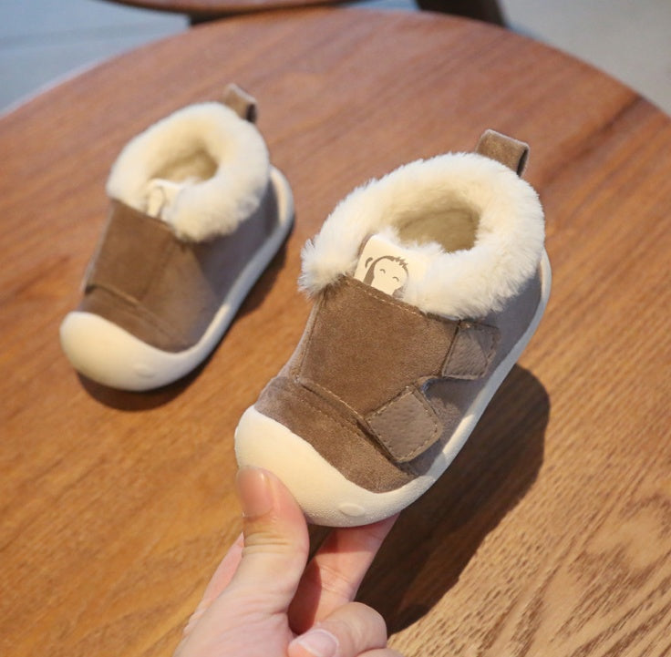 Winter slippers for toddlers – warm and non-slip velvet shoes