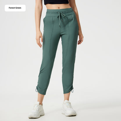 Lätta och svala träningsbyxor i cropped modell