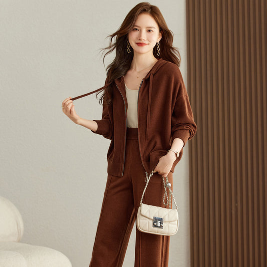 Stickat damset med hoodie & vida byxor – vår & höst