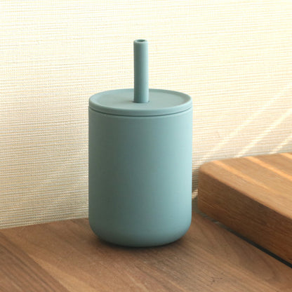 Spillfri Silikonkopp för Barn – 210 ml med Lock & Sugrör