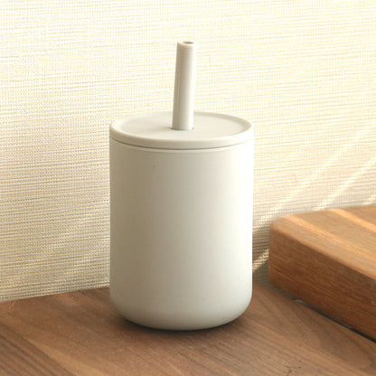 Spillfri Silikonkopp för Barn – 210 ml med Lock & Sugrör