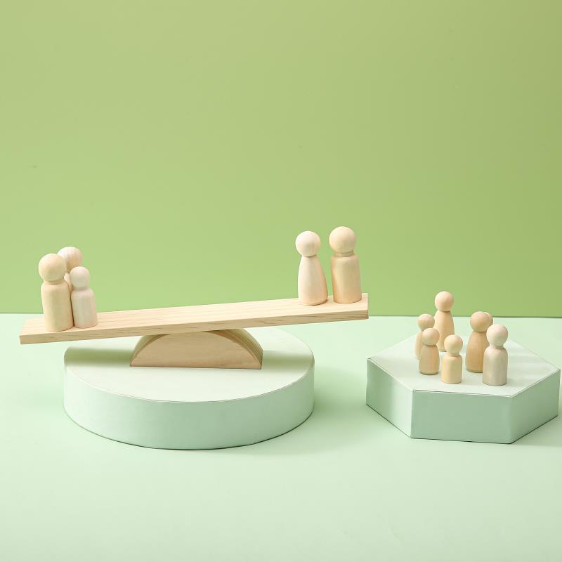 Multifunktionellt Jenga – pedagogiskt byggspel för barn