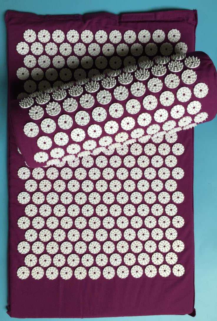 Akupressurmatta med Kud­de – Lindrar Muskelspänningar