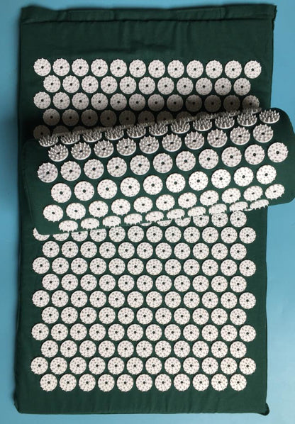 Akupressurmatta med Kud­de – Lindrar Muskelspänningar