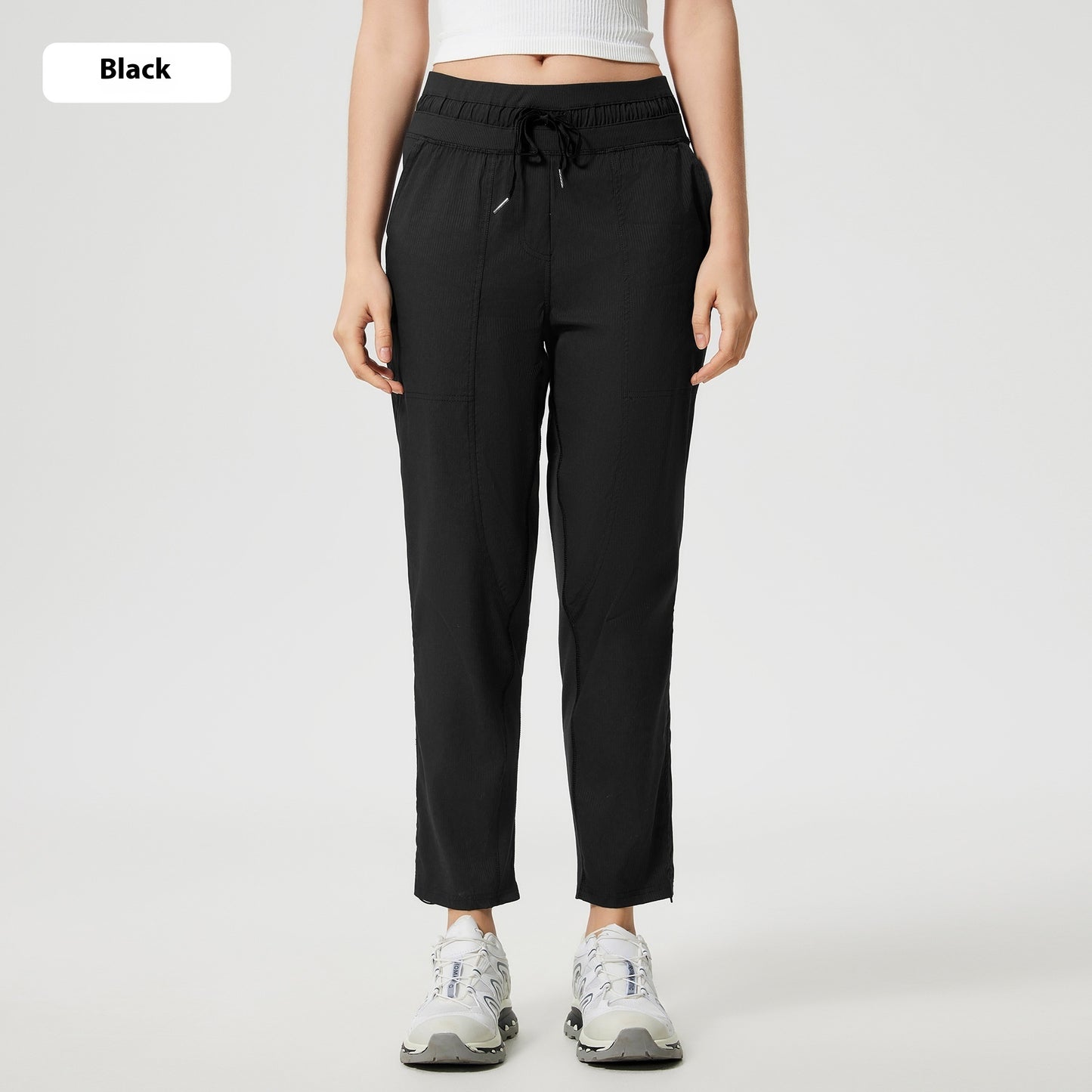 Lätta och svala träningsbyxor i cropped modell