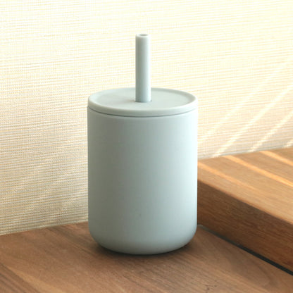 Spillfri Silikonkopp för Barn – 210 ml med Lock & Sugrör
