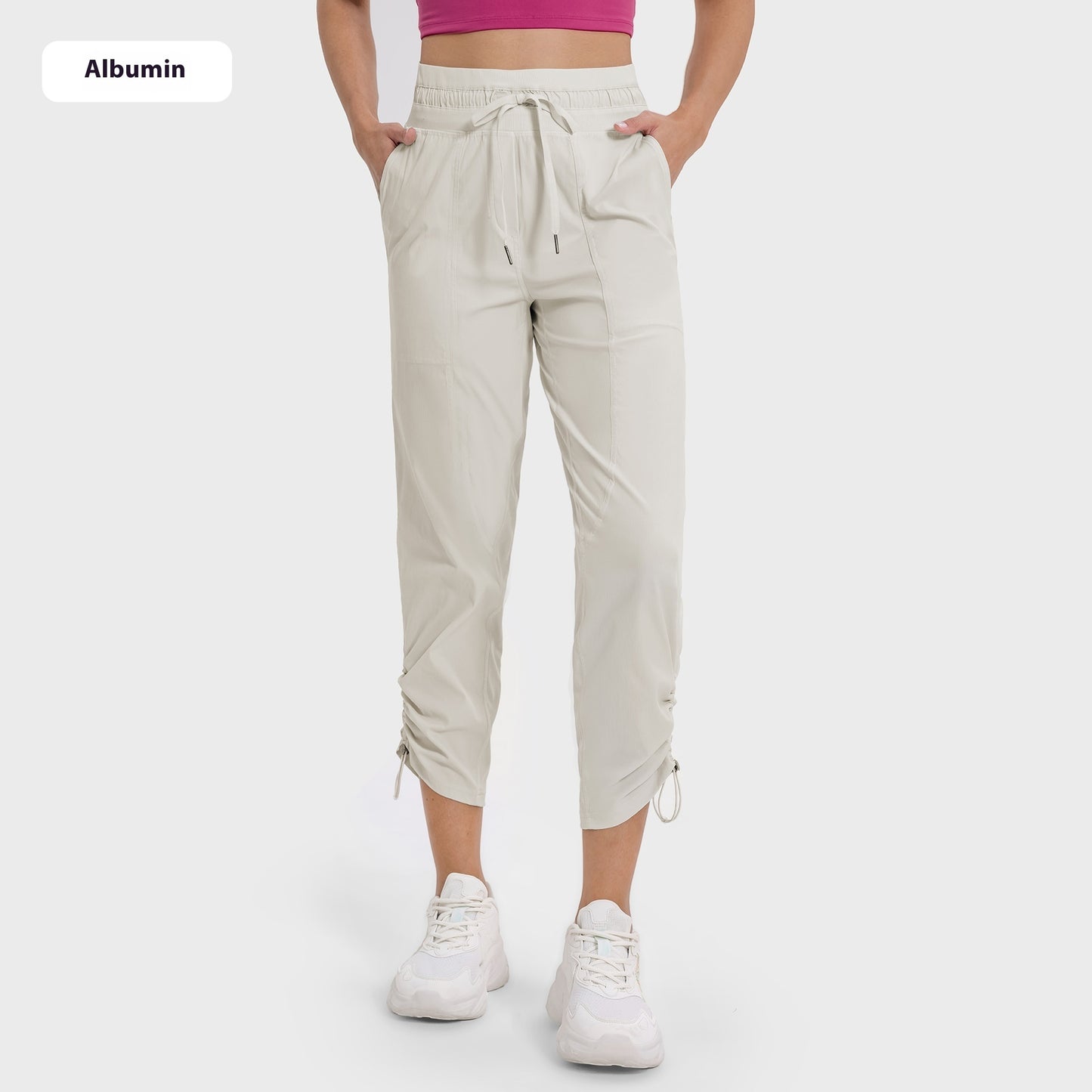 Lätta och svala träningsbyxor i cropped modell