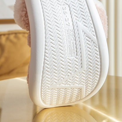 Vintertofflor med älgmotiv – mjuka och varma jultofflor för hemmet