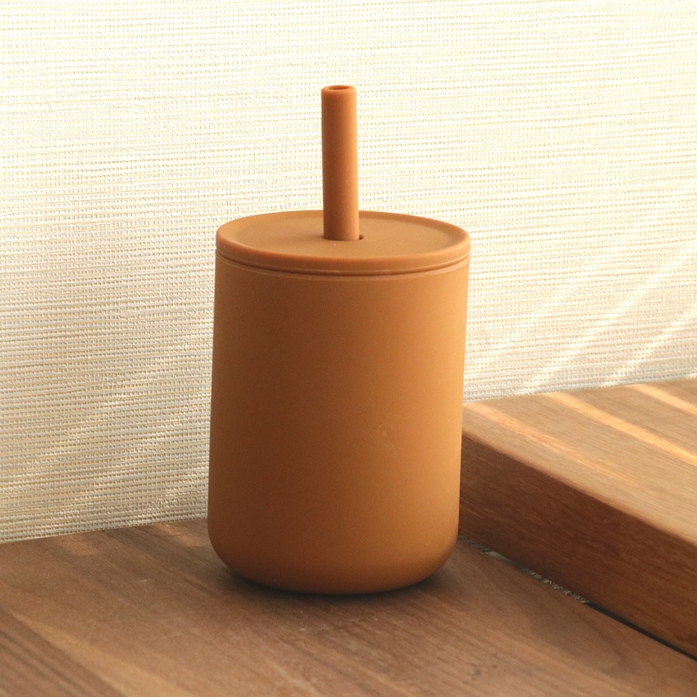 Spillfri Silikonkopp för Barn – 210 ml med Lock & Sugrör