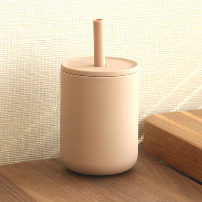 Spillfri Silikonkopp för Barn – 210 ml med Lock & Sugrör