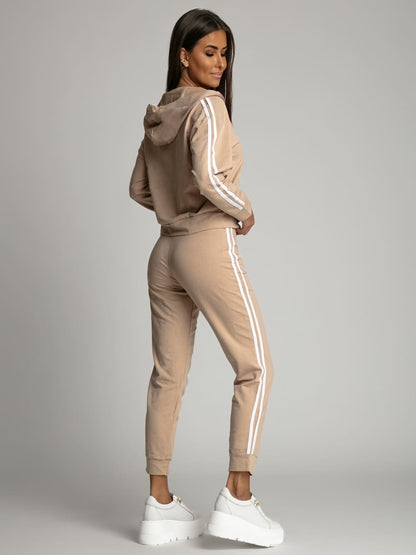 Beige sporty set with zipper and hood